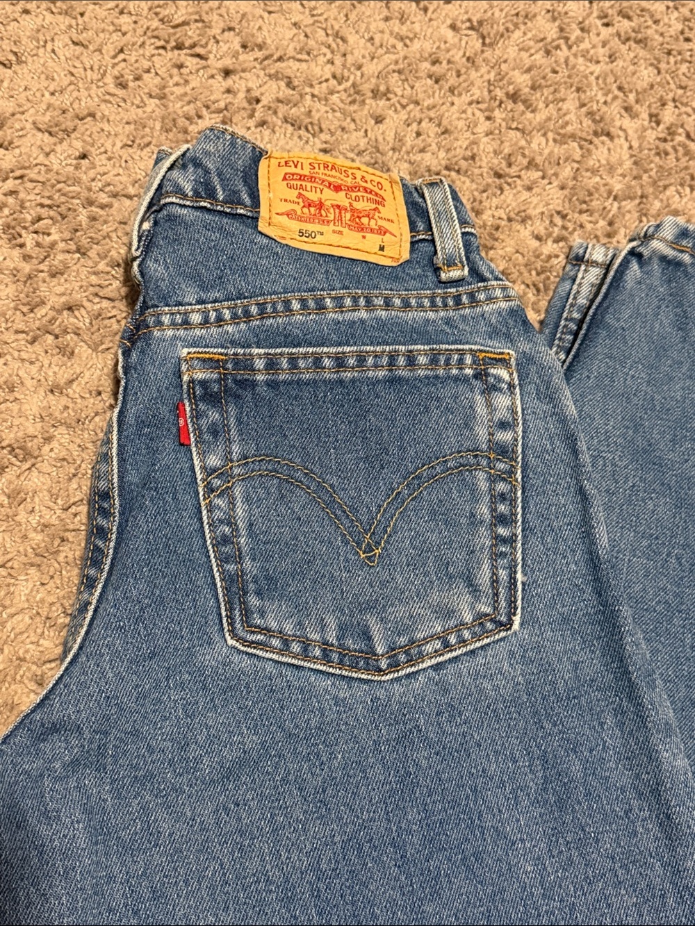 Levi's 550 Classic Relaxed Tapered Mom Jeans 6 M - Picture 2 of 3